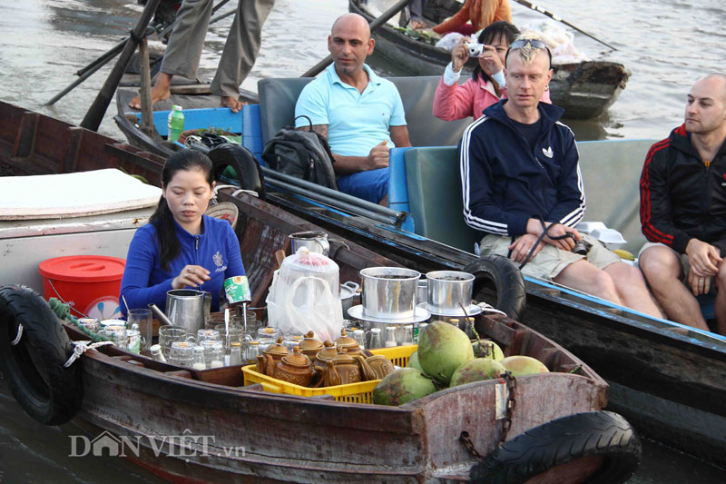cho-noi-cai-rang-tram-dung-chan-trai-nghiem-an-tren-song