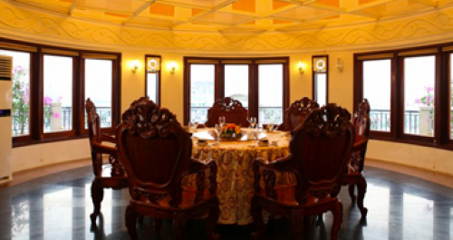 1 VIP room on the 7th floor