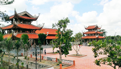 My Khanh tourist resortsand Truc Lam Phuong Nam monastery